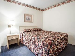 Hotel pic Rodeway Inn and Suites Spokane