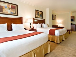 Фото отеля Holiday Inn Express Hotel & Suites Klamath Falls Central, an IHG Hotel