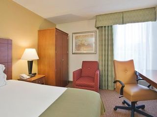 Фото отеля Holiday Inn Express Lynchburg, an IHG Hotel