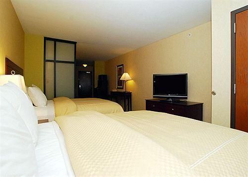 Photo of Comfort Suites Manhattan