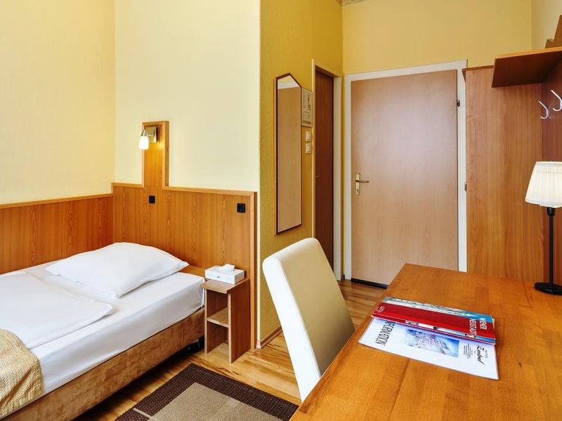 Hotel Photo 9