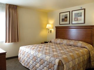 Фото отеля Candlewood Suites Joplin, an IHG Hotel