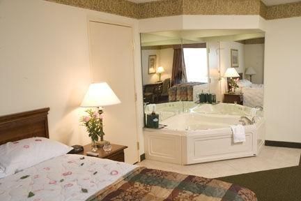 Country Inn & Suites by Radisson, Houghton, MI