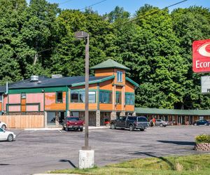 Econo Lodge Lakeside Marquette United States