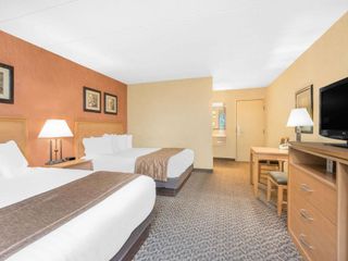 Hotel pic Days Inn & Suites by Wyndham Duluth by the Mall