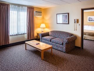 Hotel pic Econo Lodge Duluth near Miller Hill Mall