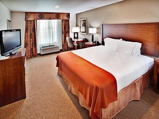 Фото отеля Holiday Inn Express Hotel & Suites - Dubuque West, an IHG Hotel