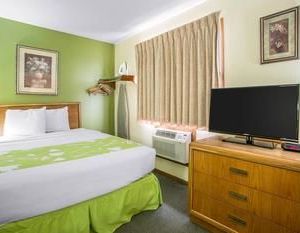 Econo Lodge Inn & Suites Dubuque Dubuque United States