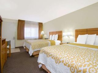 Hotel pic Days Inn & Suites by Wyndham Clovis