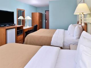 Фото отеля Canadas Best Value Inn & Suites-Castlegar