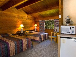 Hotel pic Miette Mountain Cabins