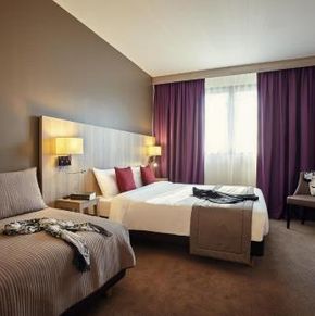 NearBy Hotel