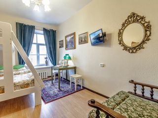 Бакст Хостел на Большой Конюшенной