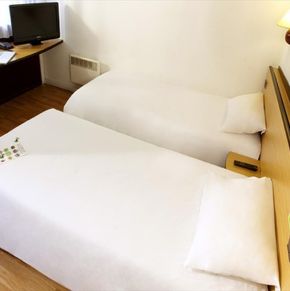 NearBy Hotel