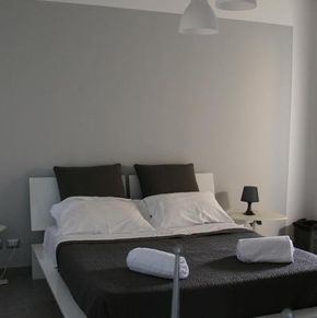 NearBy Hotel