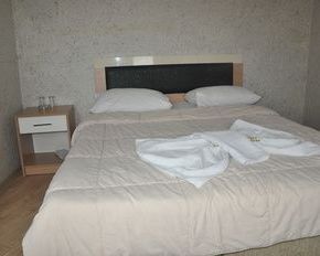 NearBy Hotel