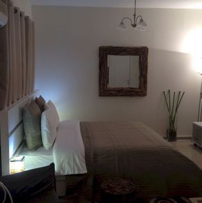 NearBy Hotel