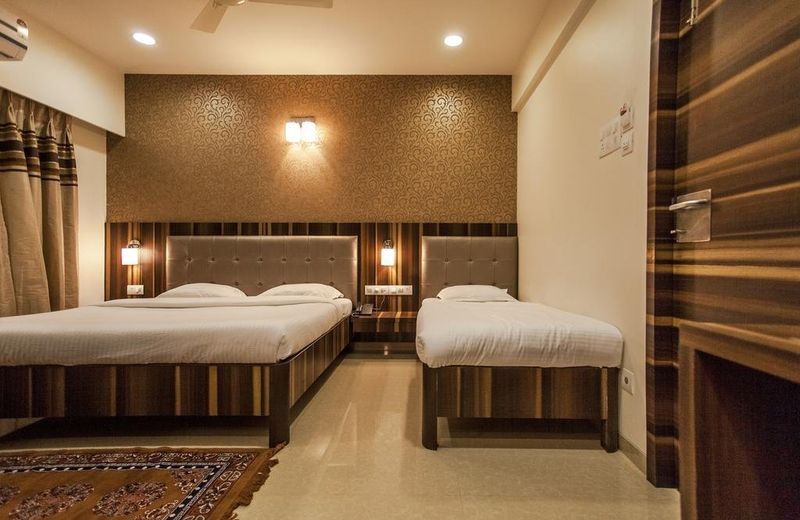 Hotel Sai Moreshwar