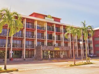 Фото отеля SureStay Hotel by Best Western Guam Palmridge