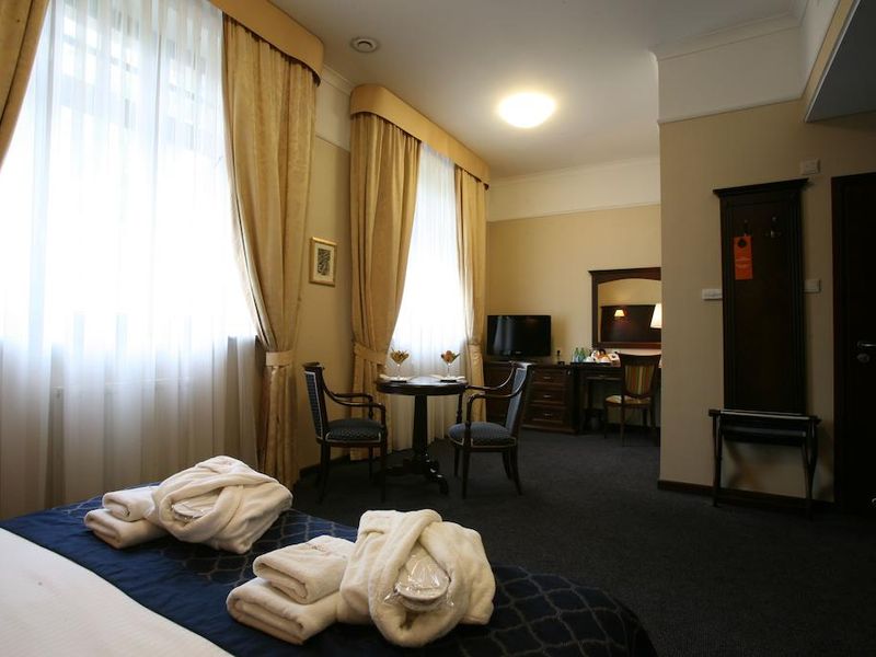 Hotel Photo 1