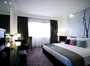 NearBy Hotel