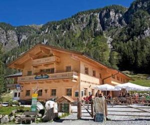 Hauserhof & Enzianhütte Bramberg Austria