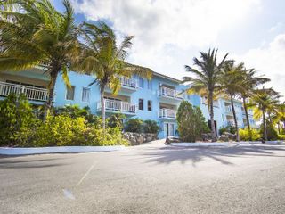 Фото отеля Dolphin Suites & Wellness Curacao