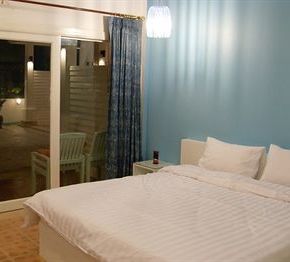 NearBy Hotel