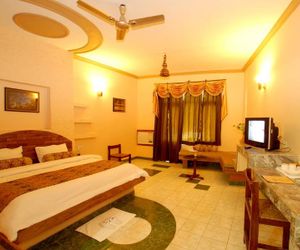 Kanwhizz Hum Tum Resort Ramnagar India