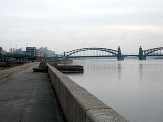 на улице Миронова