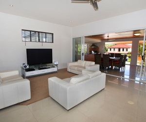 Okinja 31 Holiday House Alexandra Headland Australia