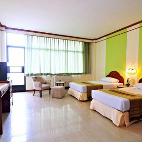 NearBy Hotel