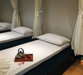 NearBy Hotel