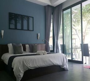 NearBy Hotel