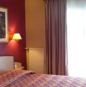 NearBy Hotel