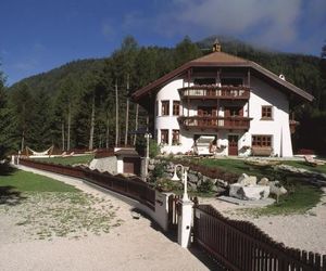 Im weißen Schlössl Friedemann Rasun Anterselva Italy