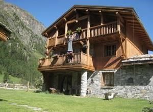 Lake View Chalet in Tignes near Ski Area Les Brevieres France
