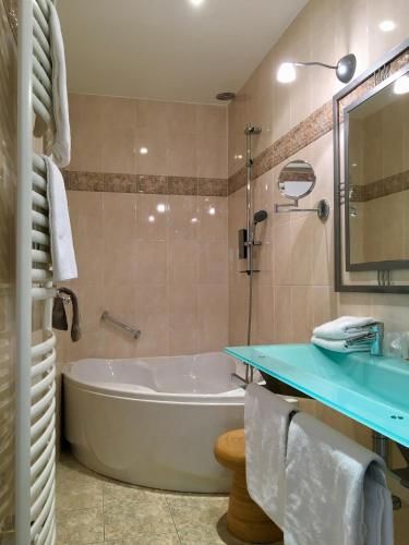 Hotel Photo 9