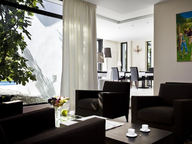 Hotel Photo 9
