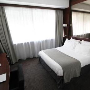 NearBy Hotel