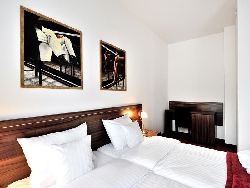 Hotel Photo 1