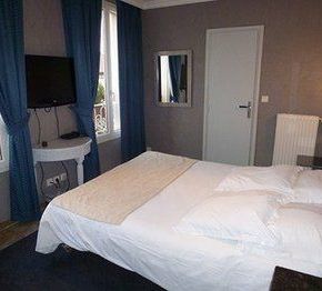 NearBy Hotel