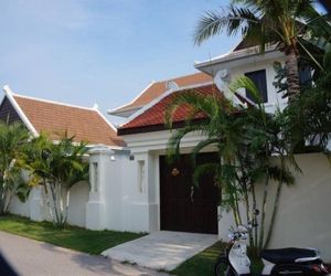 4 Bedroom Villa in Pattaya Beachfront Jomtien Beach Thailand