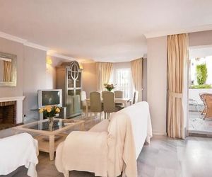 Los Naranjos - Three Bedroom Nueva Andalucia Spain