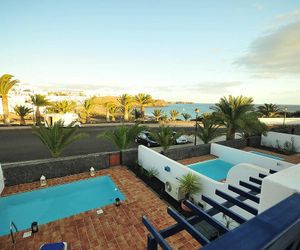 Holiday Home Villa Amanecer Playa Blanca Spain