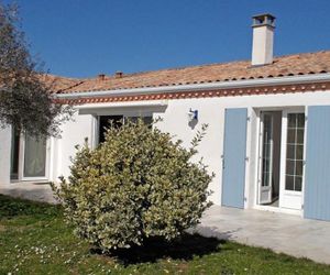 Rental Villa Royan - Royan, 2 Bedrooms, 5 Persons Bussiere-Galant France