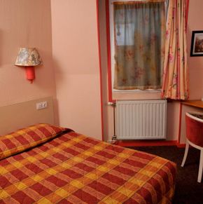 NearBy Hotel