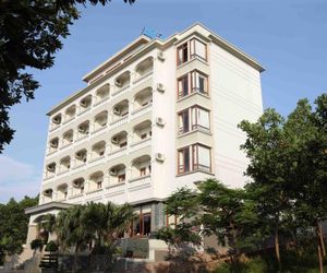 Hoa Binh Ha Long Hotel Phuong Tuan Chau Vietnam