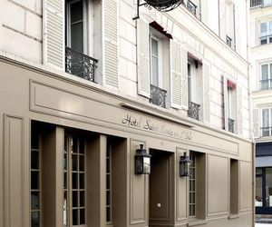 Hotel Saint-Louis en LIsle Paris France