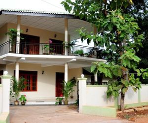 HOLIDAY HOME ANURADHA Anuradhapura Sri Lanka